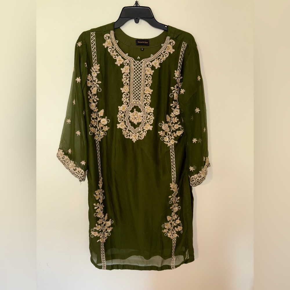 Green Embroidered Tunic With Pants & Scarf Size Women’s XL